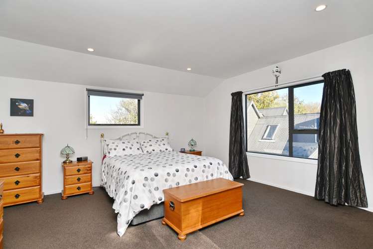 63 Trafford Street Harewood_17