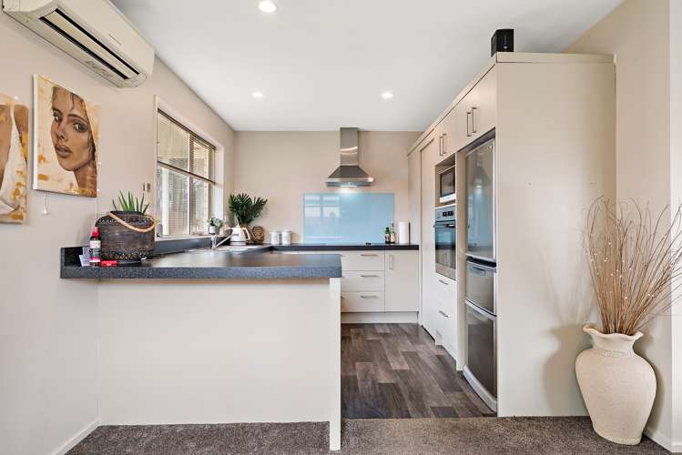 592 Madras Street Saint Albans_7