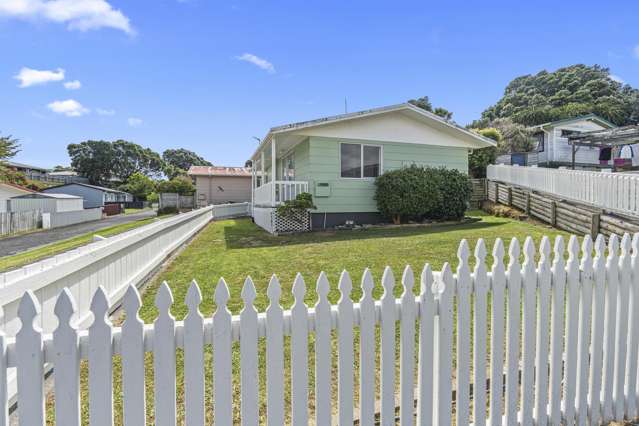 Mountain Views, Surf Nearby, Easy Living