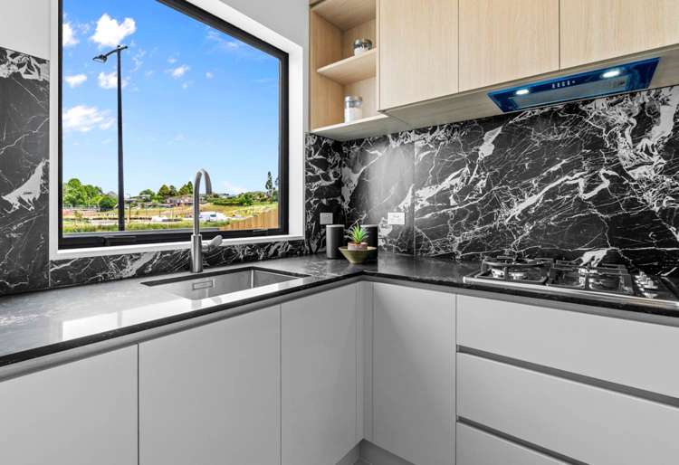 30 furlough road Opaheke_4