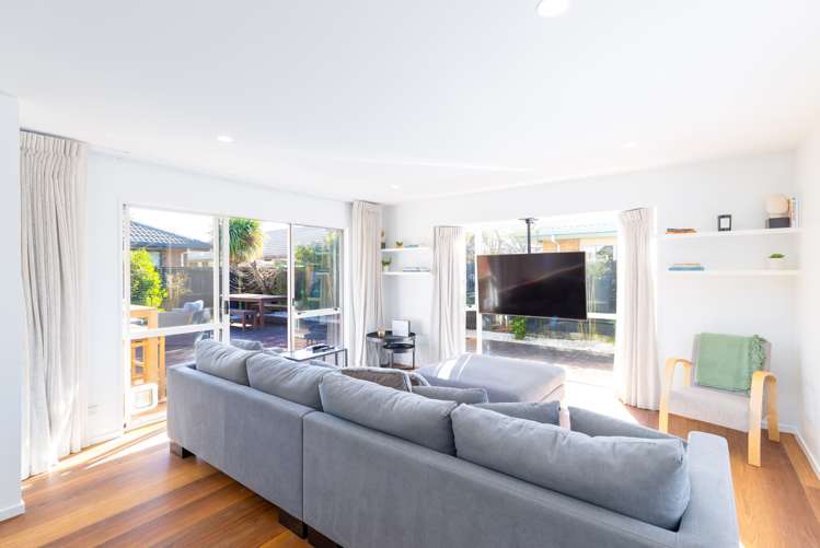 6 Ronald George Place Parklands_13