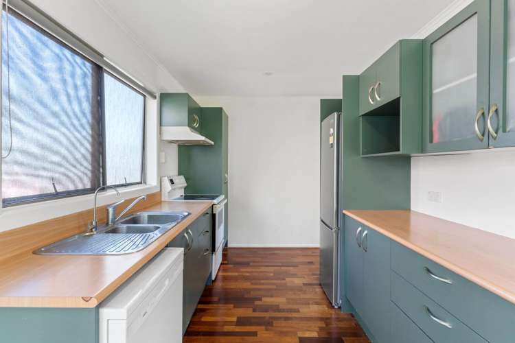 42 Cyclarama Crescent Massey_10