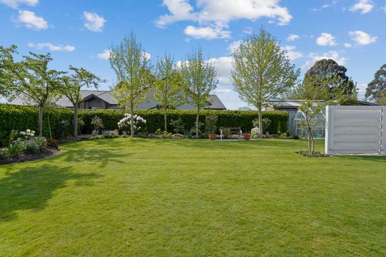 4 Barnsley Crescent West Melton_9