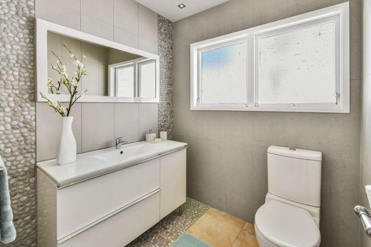 2 Rochas Place Clover Park_12