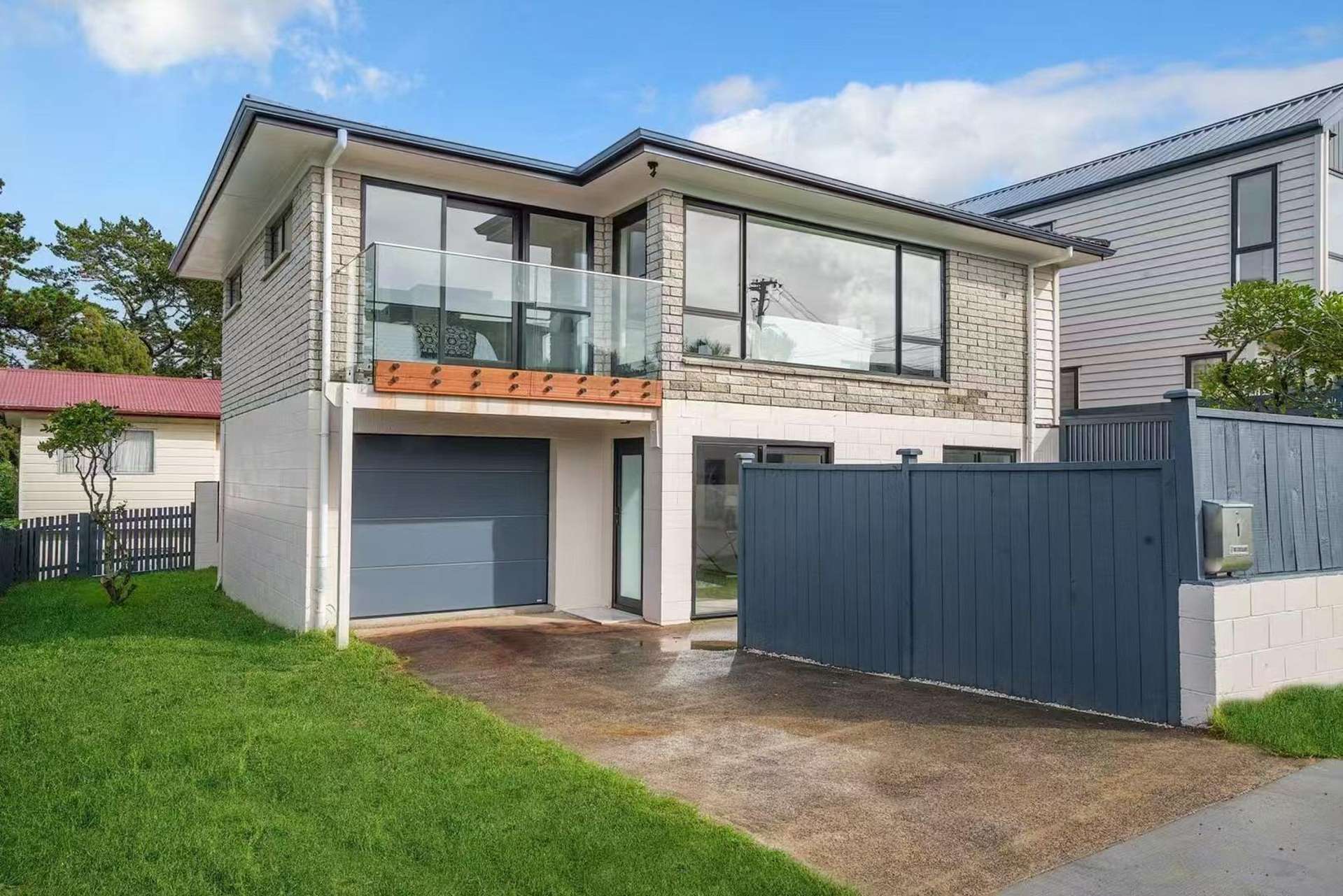 1 Glen Vista Place 10878_0