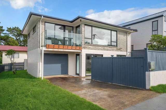 Spacious 4-Bedroom Home with Flexible Living Options