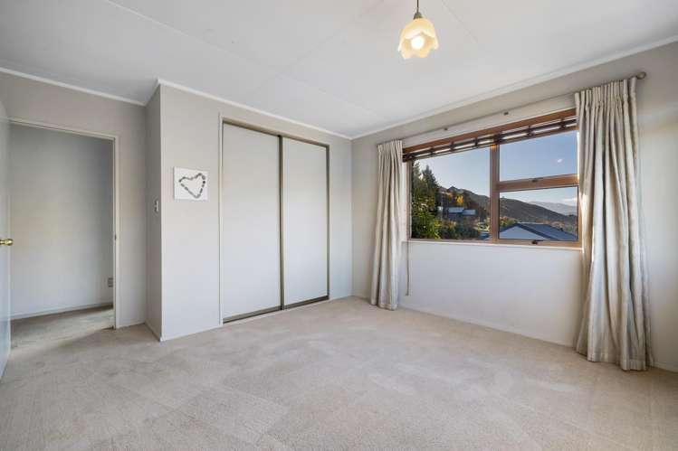 36 Perkins Road Queenstown Hill_12