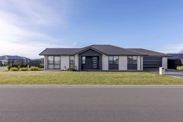 Modern family living in Faringdon