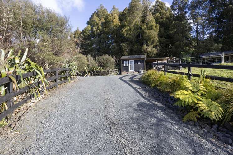 93 Alf Access Road Helensville_54