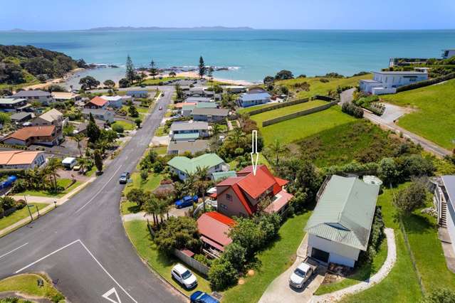 Location and Views @ Cable Bay!