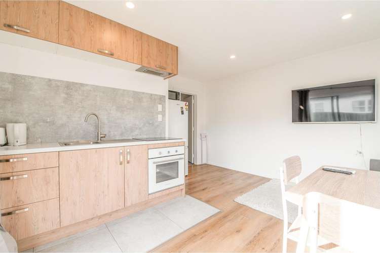 9 Ruihi Street Victoria_12