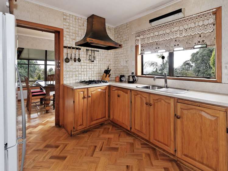 4a Roland Hill Glen Eden_18