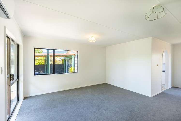 2 Wedgewood Grove Raumati Beach_7