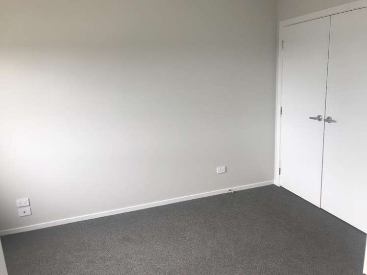 6/2 Lambert Court Glenview_9