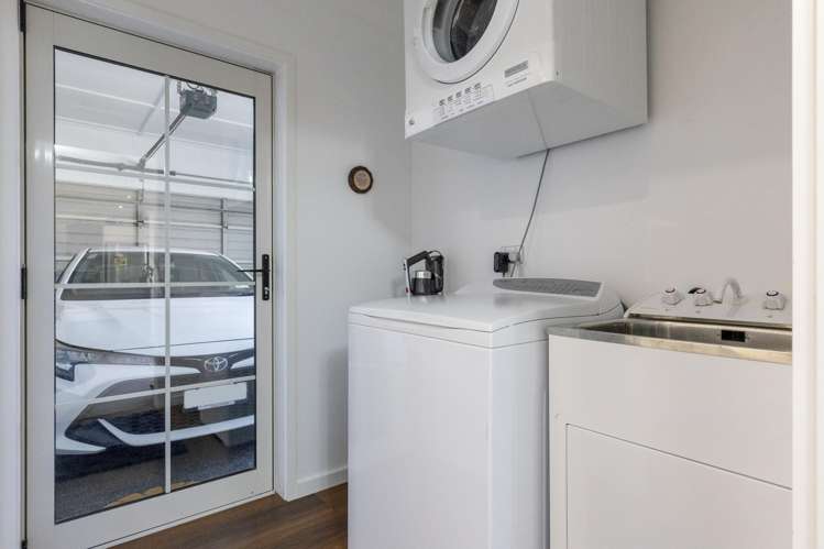 49 Chateau Crescent Rangatira Park_20