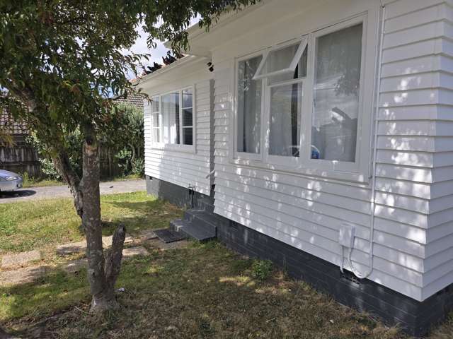 Charming Family Home in Kelston