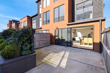 19/17 Owens Place_2