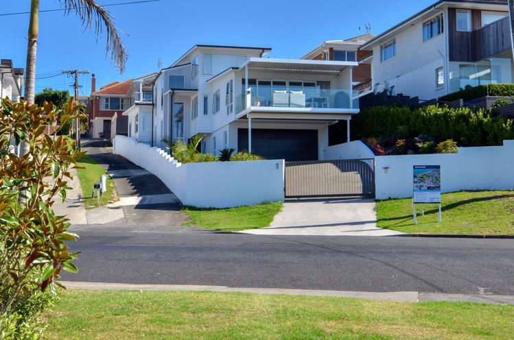 9 Commodore Parry Road Castor Bay_27