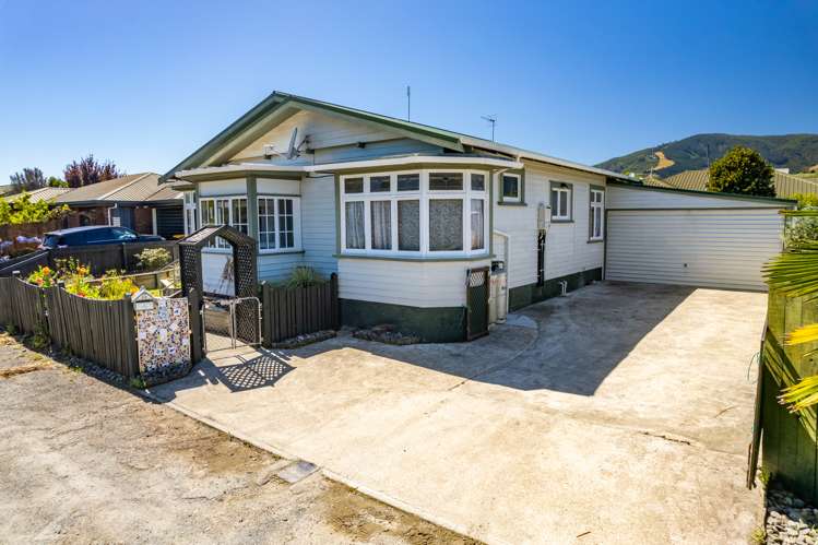 66 Aldinga Avenue Stoke_1