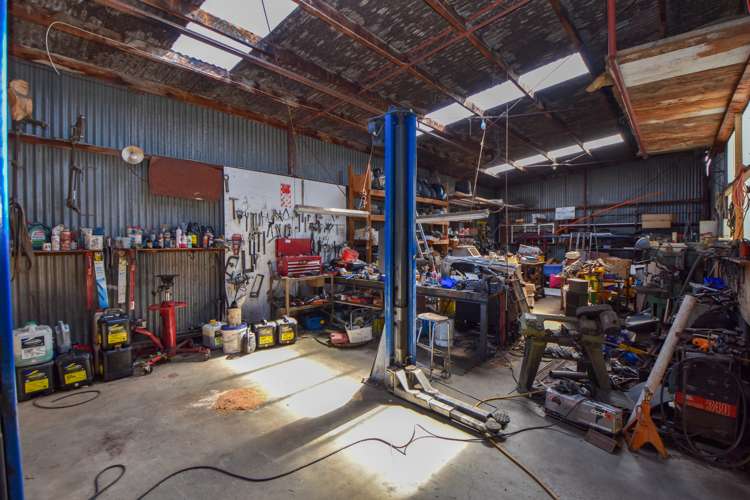 320 High Street South Carterton_17