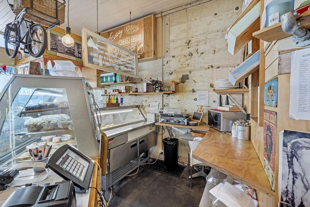 453 Devon Street East_2