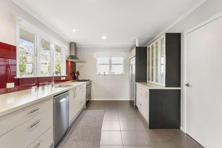 4 Lancaster Road Beach Haven_13