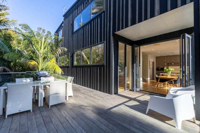 SUPER-PRIVATE FAMILY OASIS