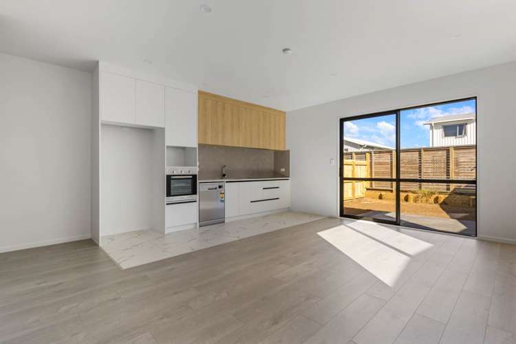 10 Rarangi Mai Lane Karaka_1