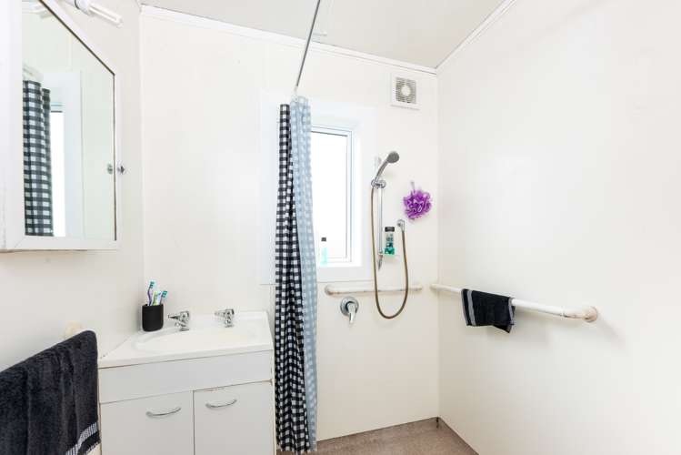 30 Waihuka Road Omapere_9