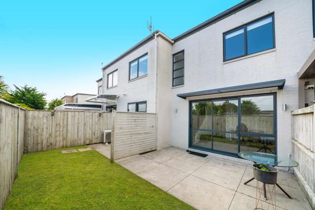 27 Matairangi Avenue Totara Heights_4