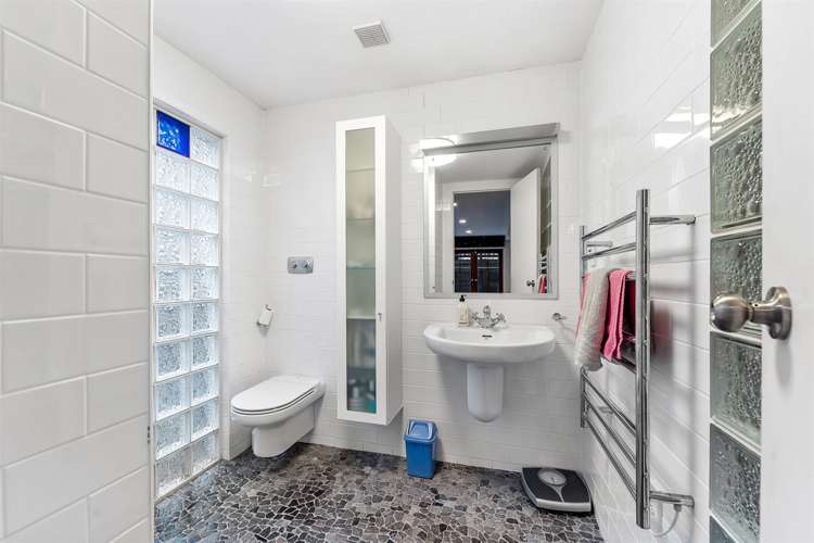 1 Heathcote Road Castor Bay_17