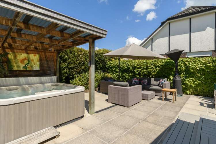 10 Benjamin Place Matua_11