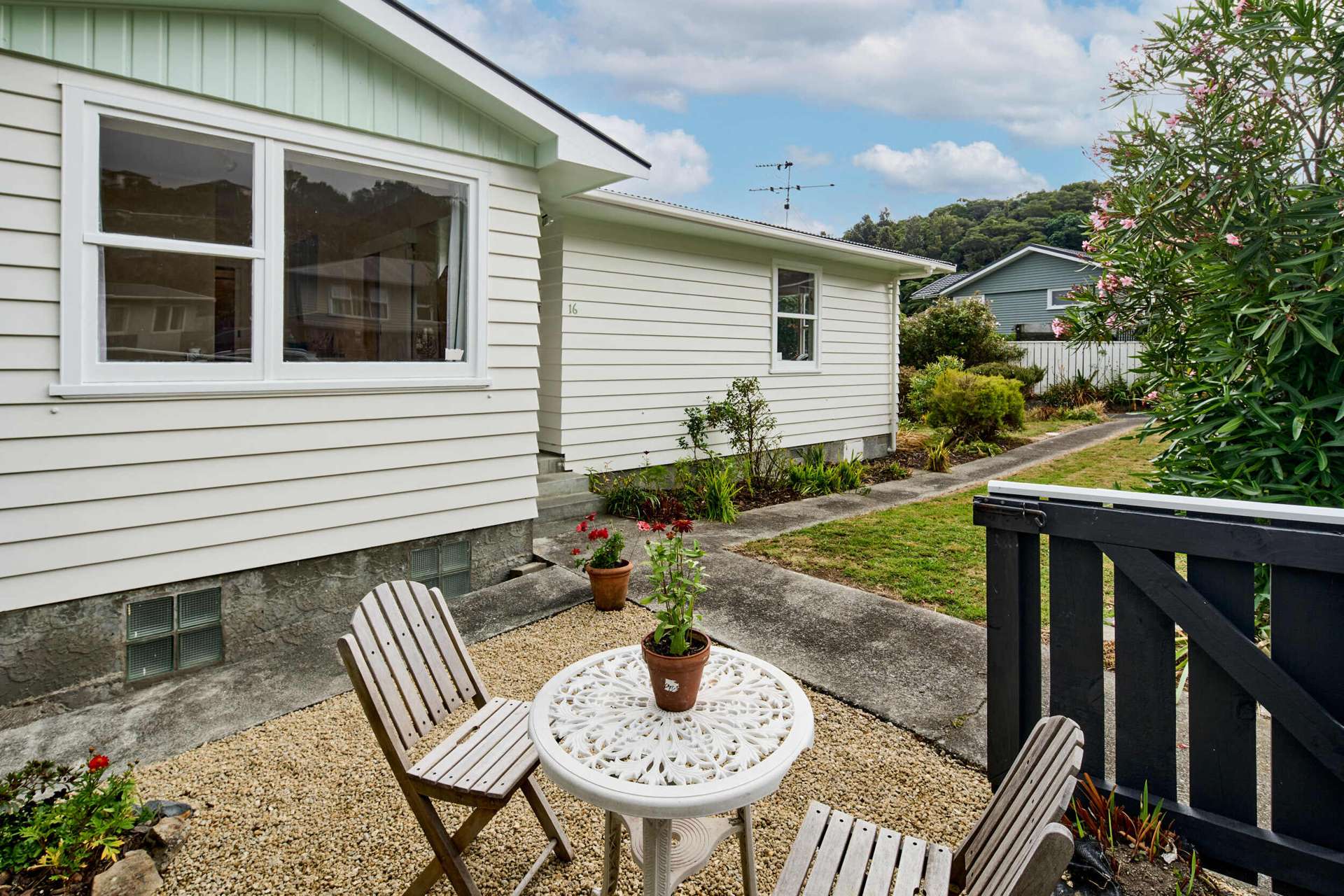 16 Clematis Grove Maungaraki_0