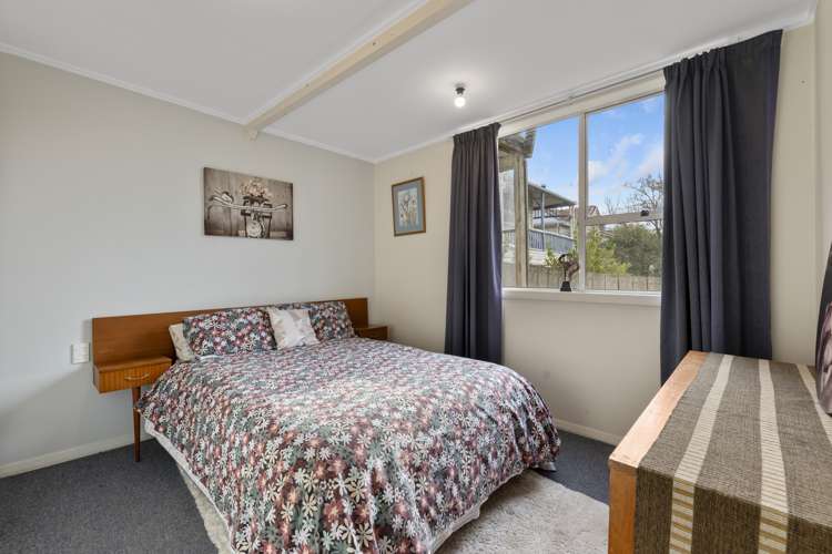 53 Easther Crescent Kew_19