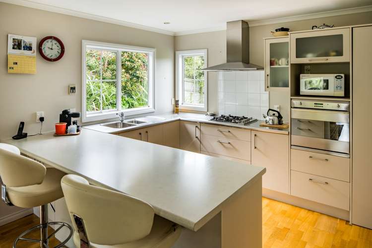 15 Te Puia Drive Aotea_8