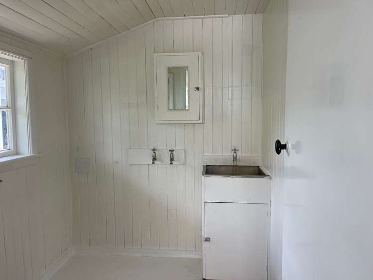 4 Gibbs Crescent Wainuiomata_23