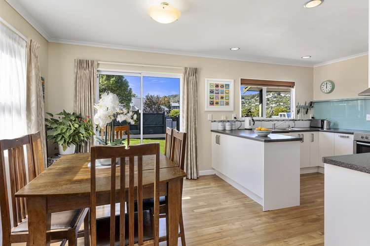 22 John Witton Drive Crofton Downs_4