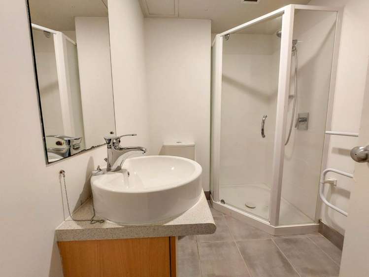 810/421 Queen Steet 10015_4