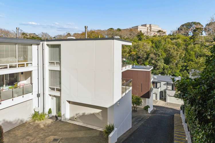 2/21 Birdwood Crescent_1