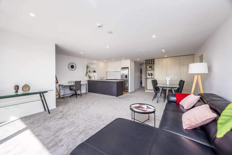 64/8 Thompson Park Road_0