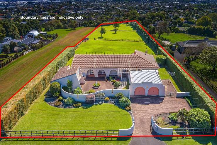 366 Point View Road, Dannemora, south east Auckland