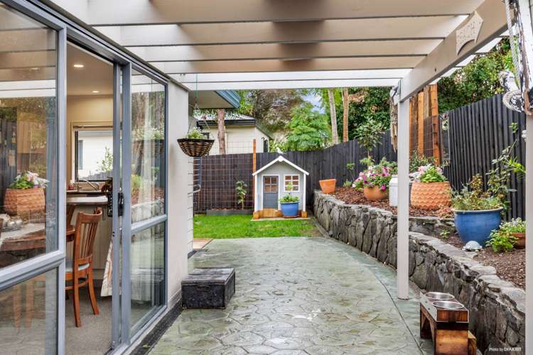 1/10 Knott Road Stanmore Bay_11