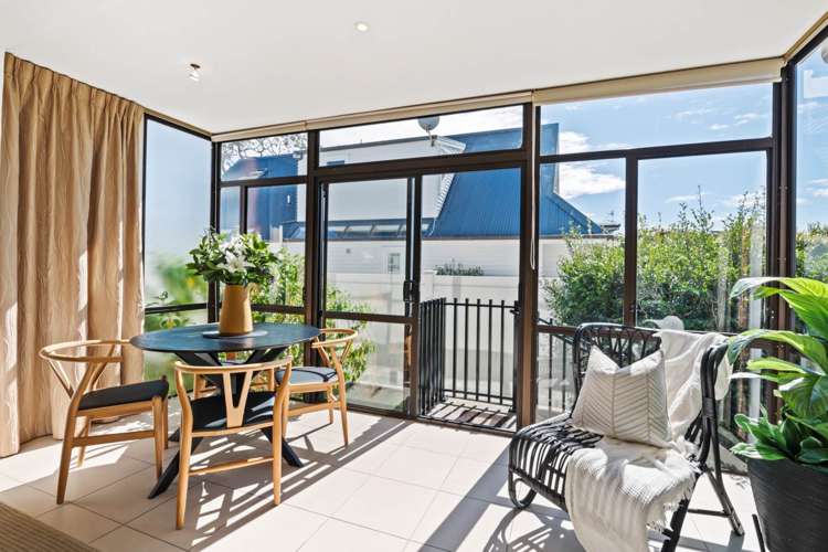 3/221 Hurstmere Road Takapuna_1