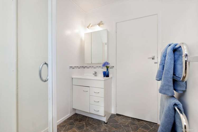 16 Kiernan Place Kelston_12