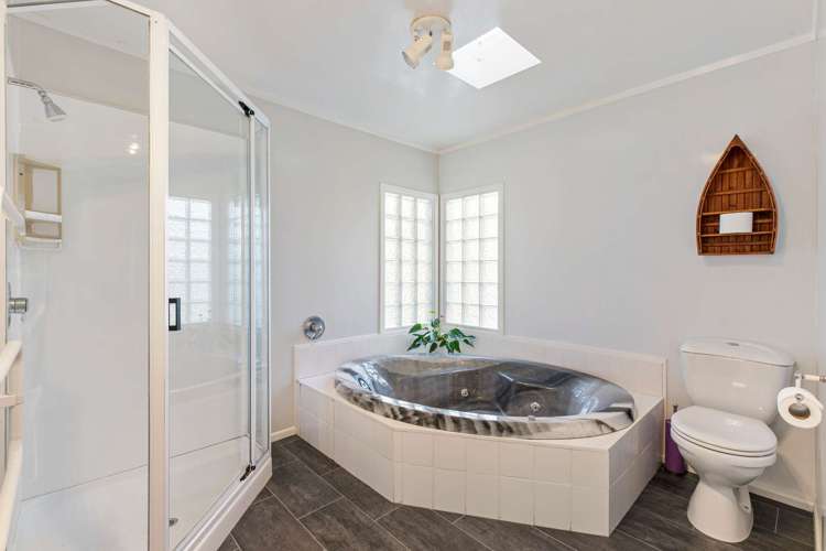 1406 Awhitu Road Pollok_11