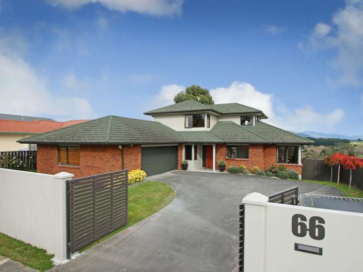 66 Pacific Drive Fitzherbert_1