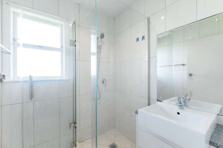 55 Amberley Avenue Te Atatu South_4