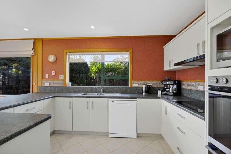 60 Pembroke Road East Stratford_19