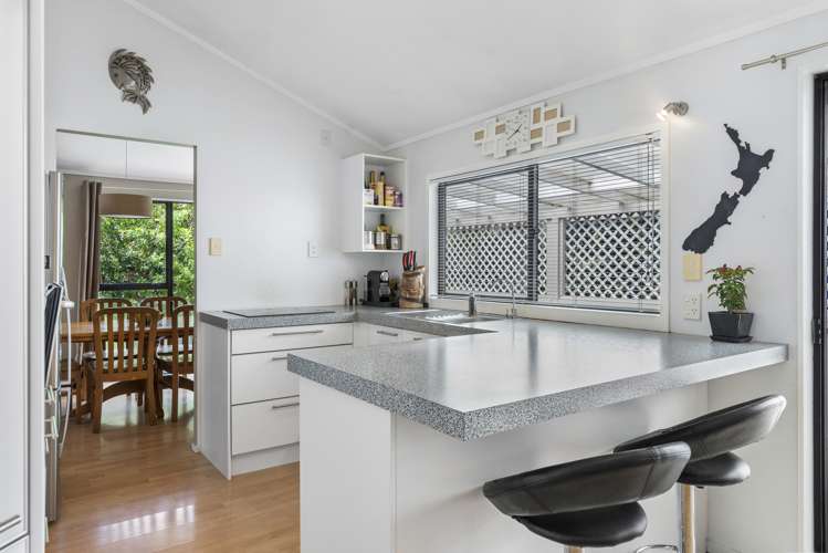 66 Gledstane Road Stanmore Bay_6