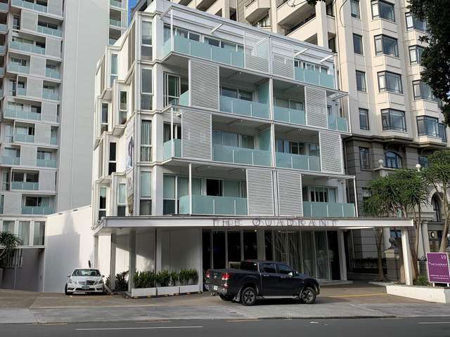 Central Auckland Chic 1BR Apt with Balconies